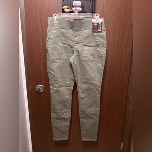 No Boundaries Olive High-Rise Jeggings | M (7–9) | NWT | Skinny Fit